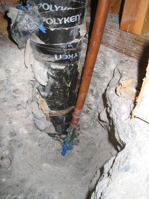 todds pictures 147.jpg :: Plumbing slab leak.