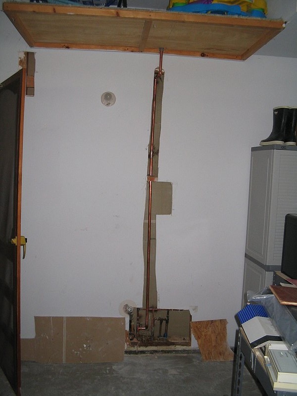 todds pictures 154.jpg :: Plumbing slab leak.