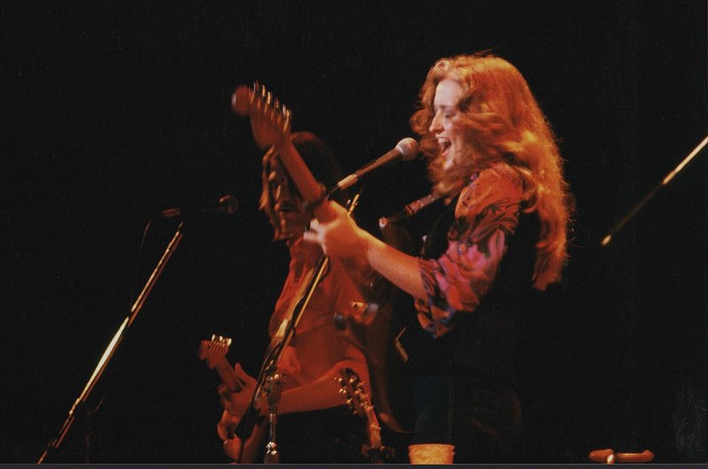 (1) Bonnie Raitt-1.jpg