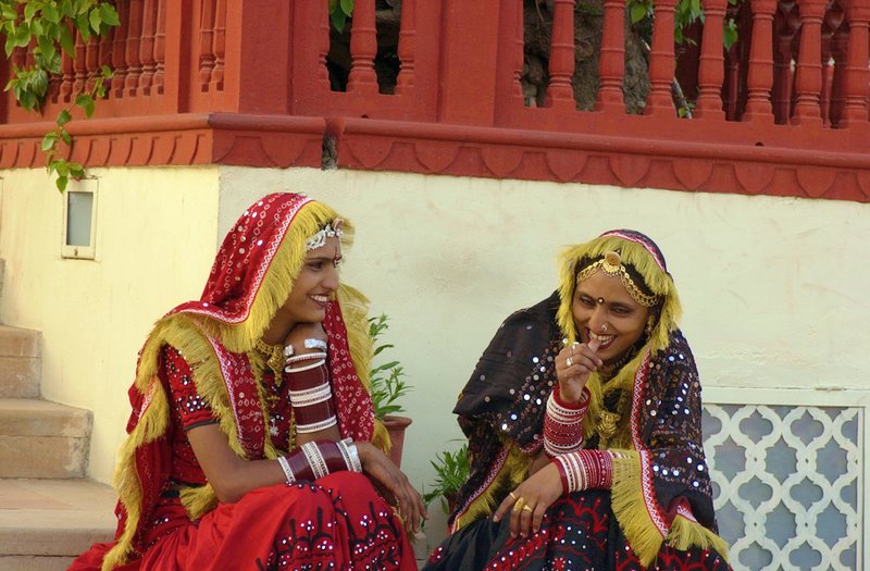 Jaipur ladies.jpg ::                                