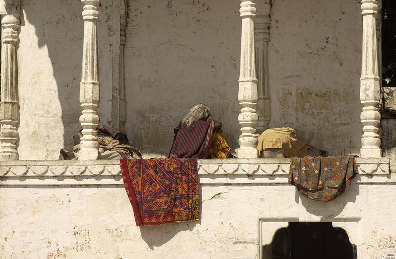 Udaipur Homeless.jpg ::                                