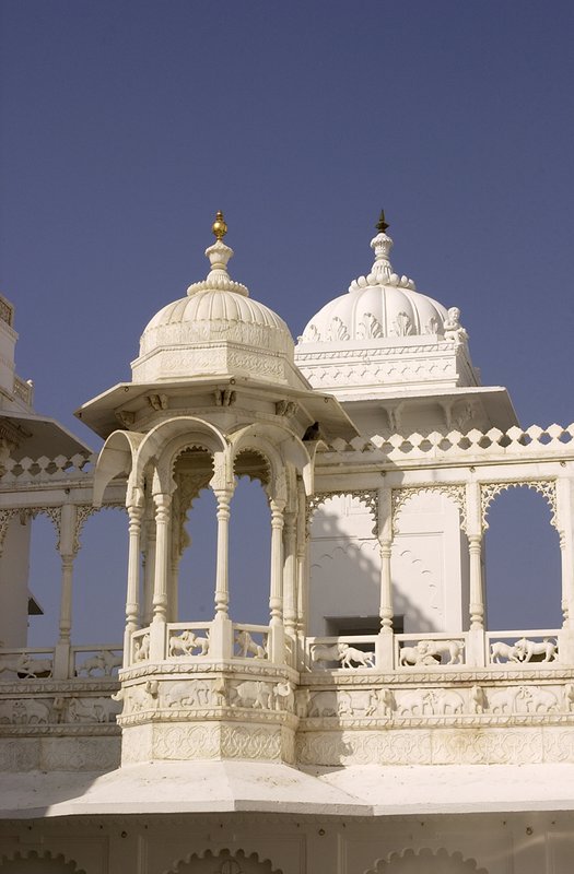 Udaipur lake Palace 2.jpg ::                                