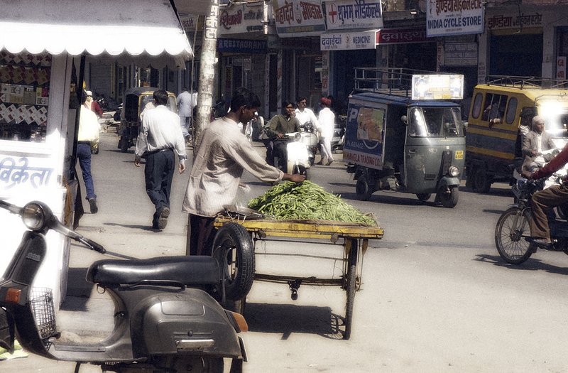 Udaipur street 2.jpg ::                                
