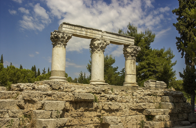 Ancient Corinth - Temple of Apollo.jpg