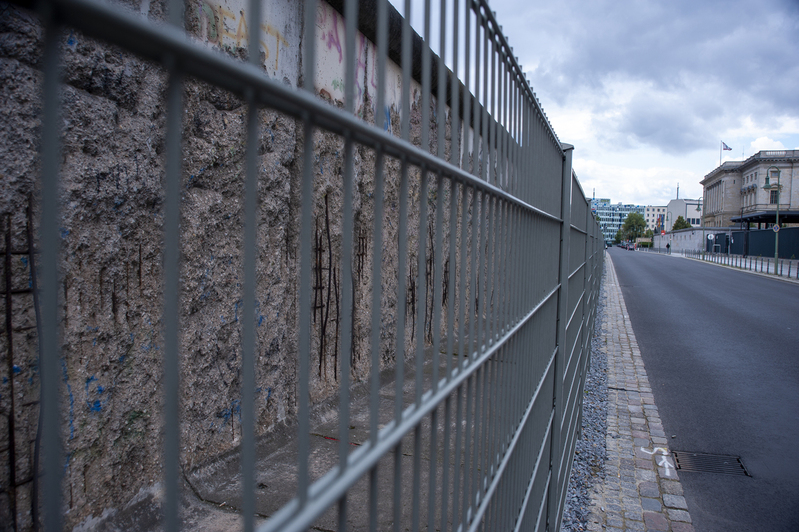 Berlin Wall 2011.jpg :: What's left of the Berlin Wall