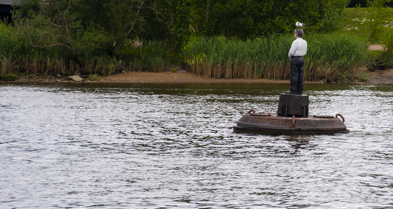 Buoy in the Elbe river.jpg :: One of 4 man Buoys in the Elbe river