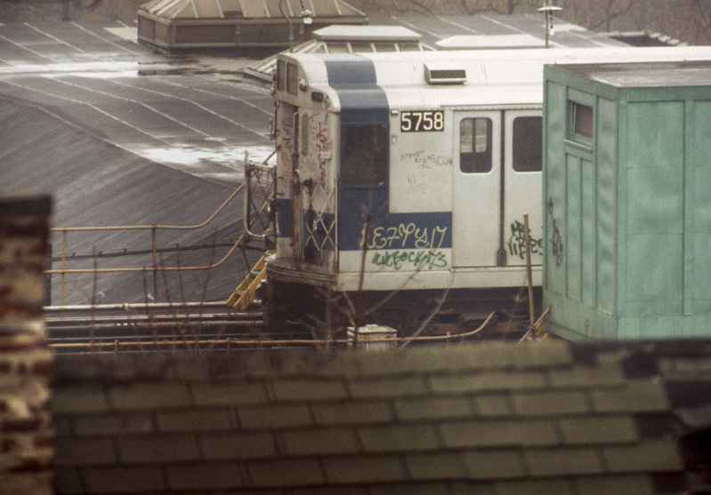 Elevated Subway car.jpg :: Webster Avenue El Circa 1972