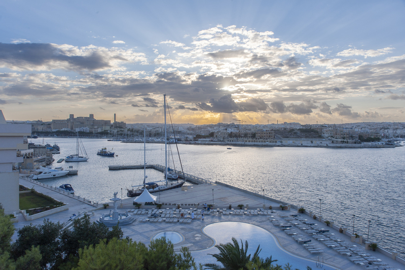 Malta 3.jpg :: Morning in Valletta