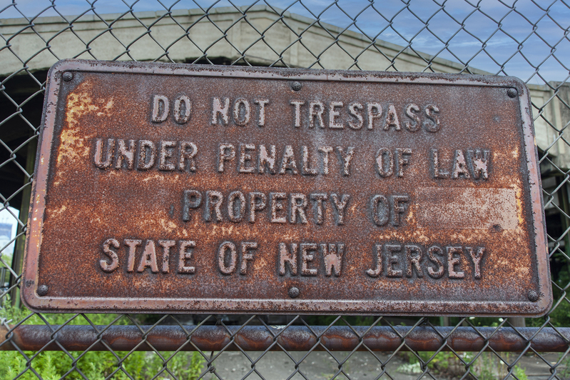 No trespassing.jpg :: No trespassing