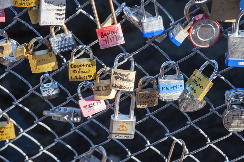 Romantic lock fence.jpg :: Romantic lock fence