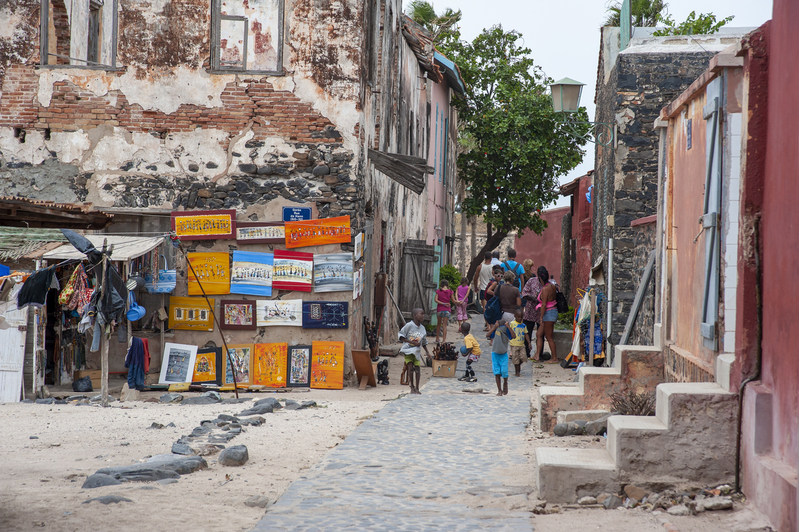 Street scene Ils de La Goree.jpg :: Street scene Ils de La Goree