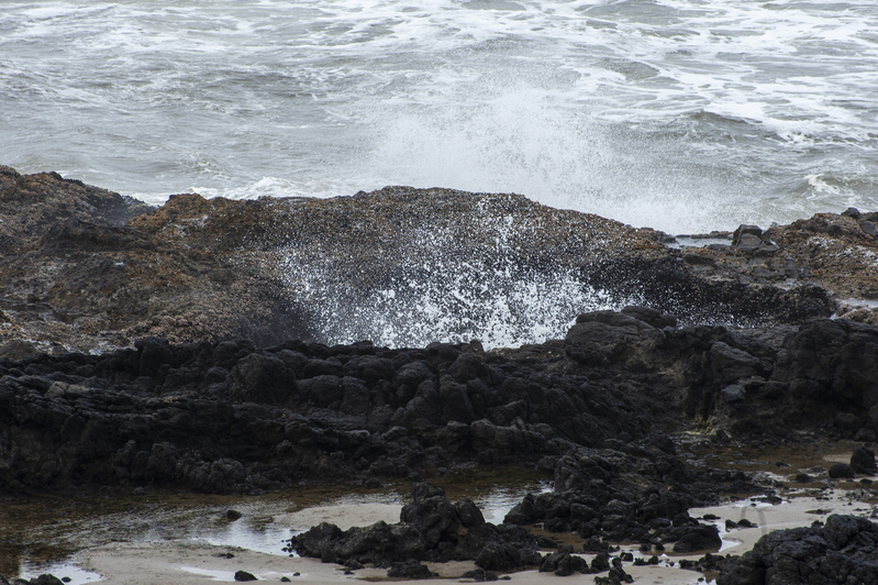 Thors Well 05.jpg :: Thor's Well - A sinkhole that seems to swallow the entirety of the Pacific ocean