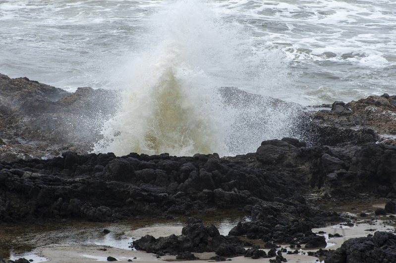 Thors Well 06.jpg :: Thor's Well - A sinkhole that seems to swallow the entirety of the Pacific ocean