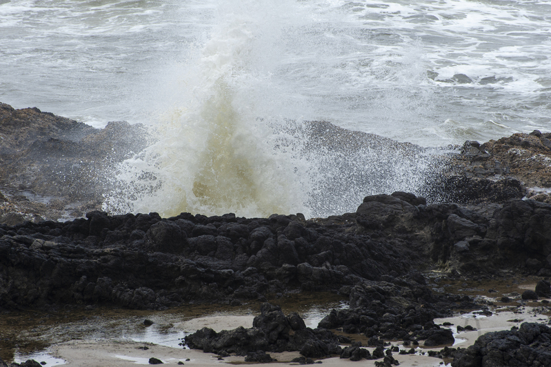 Thors Well 07.jpg :: Thor's Well - A sinkhole that seems to swallow the entirety of the Pacific ocean