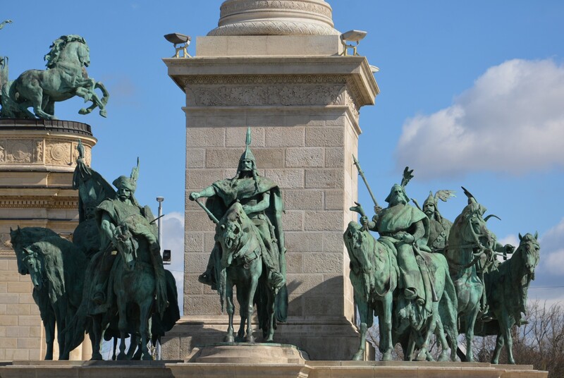 Budapest  Hero square 2.jpg