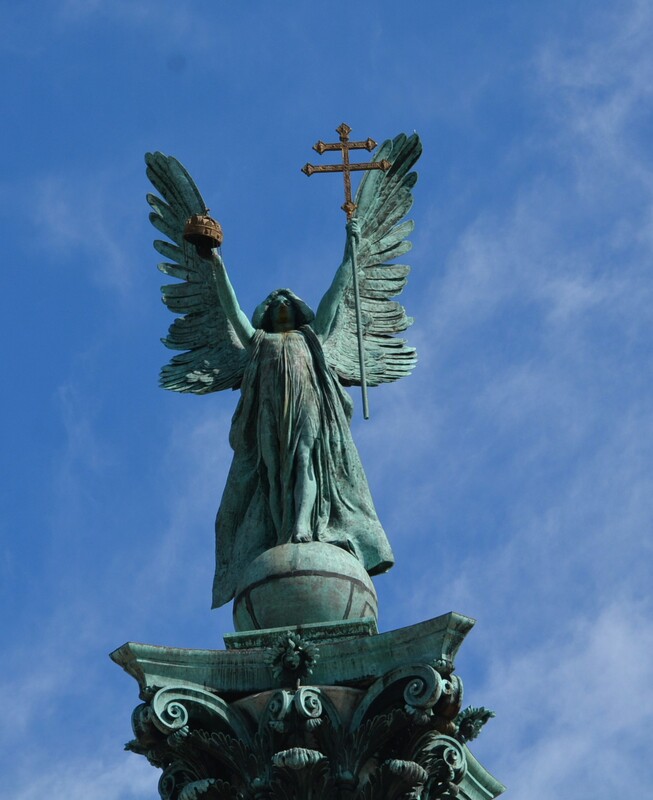 Budapest Hero square 5.jpg