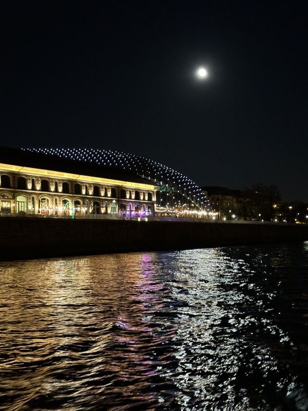 Budapest dinner on the Danube 10.jpg
