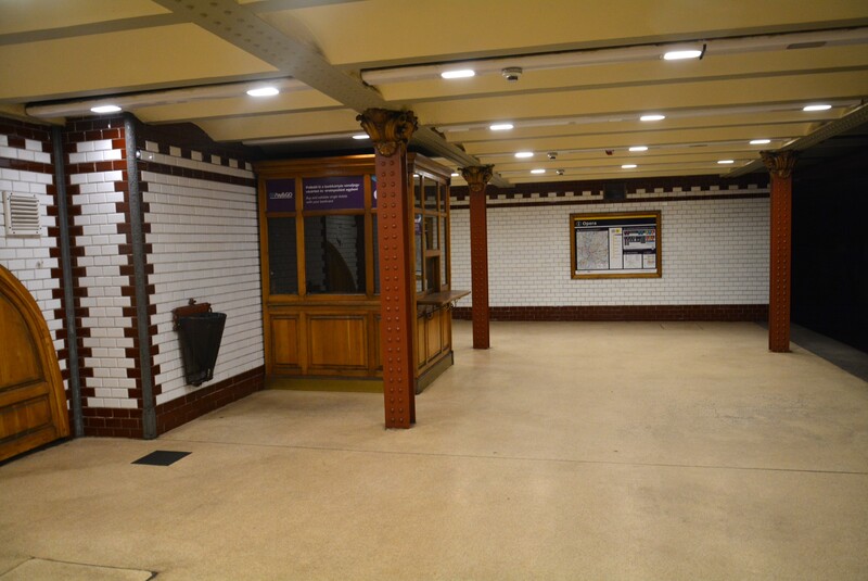 Budapest subway 1.jpg