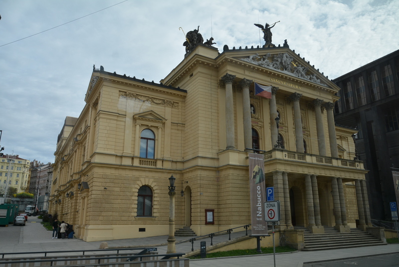 Prague State Opera.jpg