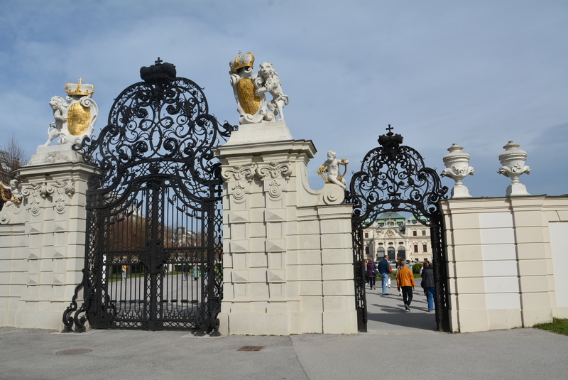 Vienna Belvedere palace 1.jpg