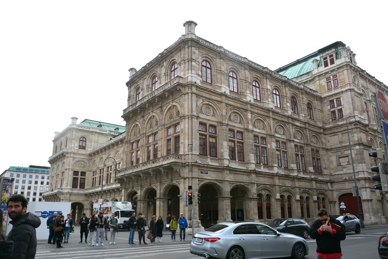 Vienna Opera 2.jpg