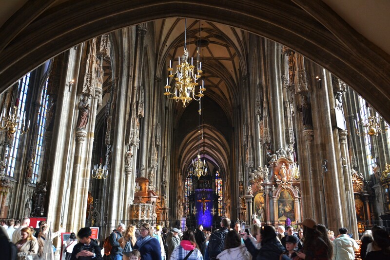 Vienna St Stephens Cathedral 2.jpg