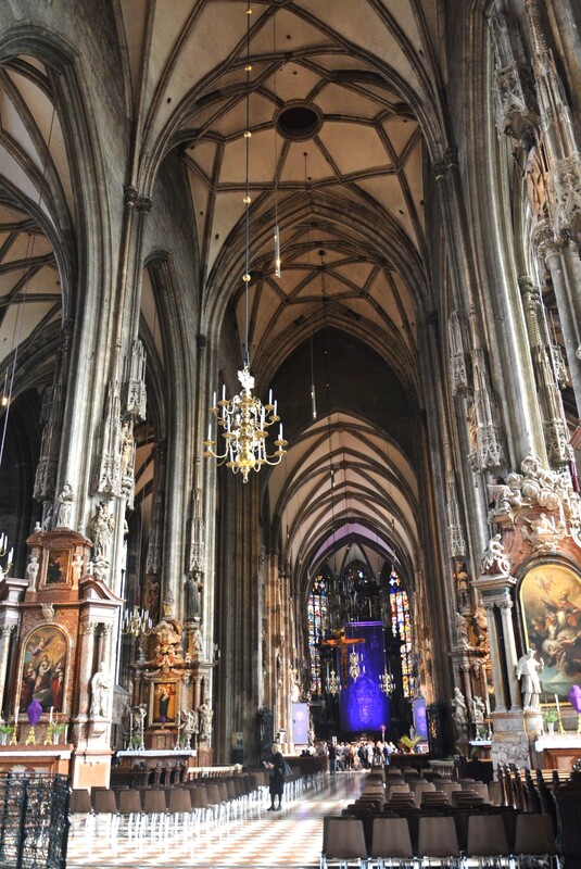 Vienna St Stephens Cathedral 4.jpg