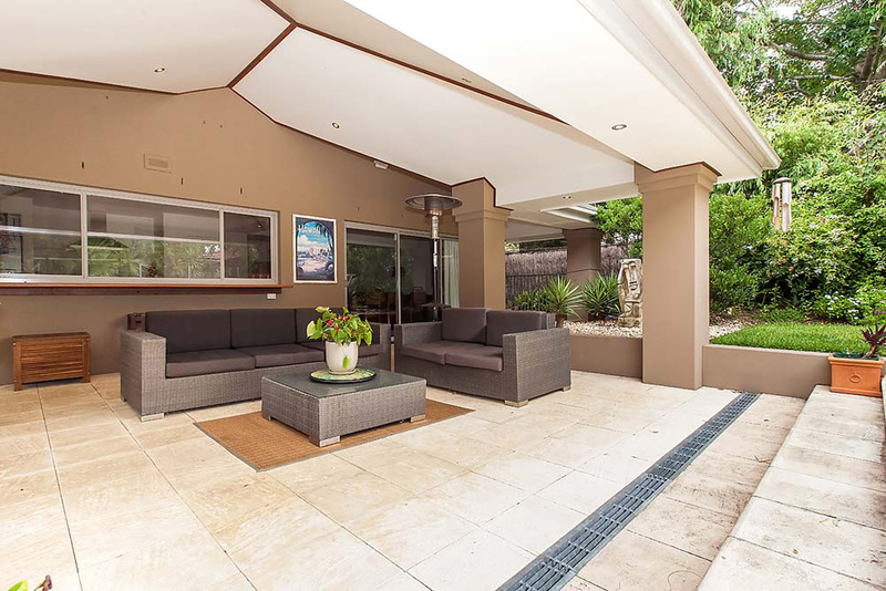 AlFrescoArea_2-copy.jpg