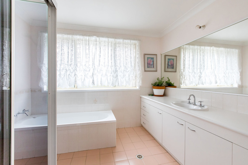 Bathroom_1 (2)(1).jpg