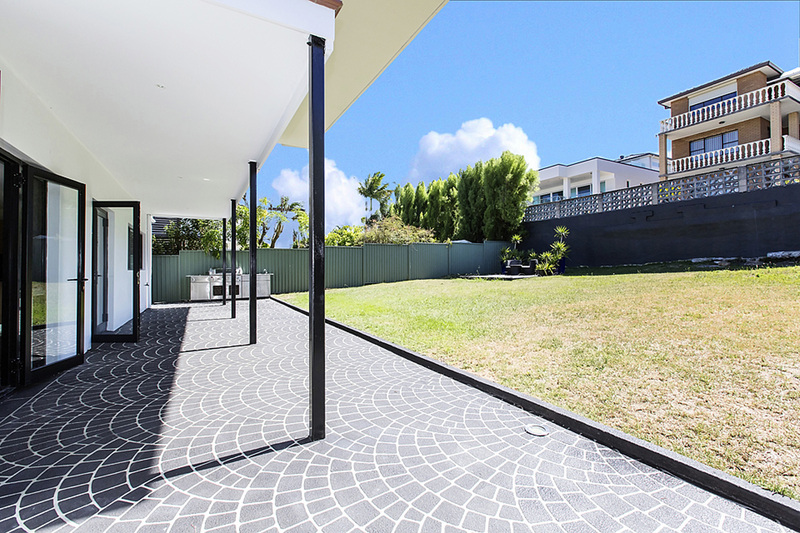 CourtYard_2_pe-copy(1).jpg