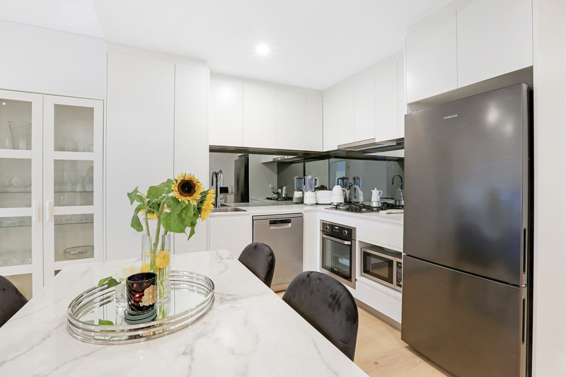 Dining- Kitchen_2.jpg