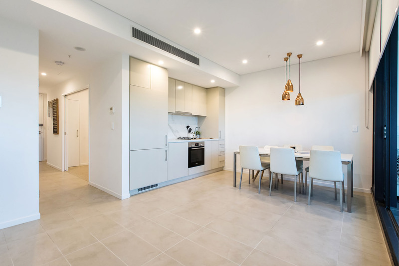 Kitchen_Dining_2.jpg