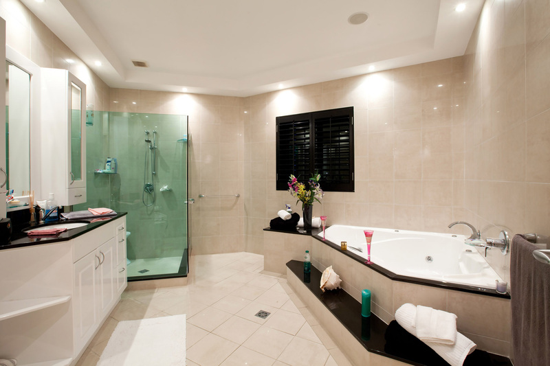 MainBathroom_1(1).jpg