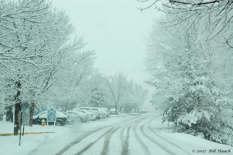 20_DSC_1618 snowy street scene WPS 020806.jpg