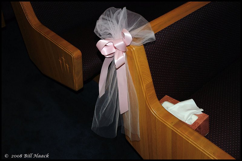 300_DSC_8419 pew bow box kleenex Mom of Bride 001 edited 1200x800 060708.jpg