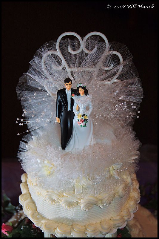 300_DSC_8489 VB FDP wedding cake 003 800x1200 060708.jpg