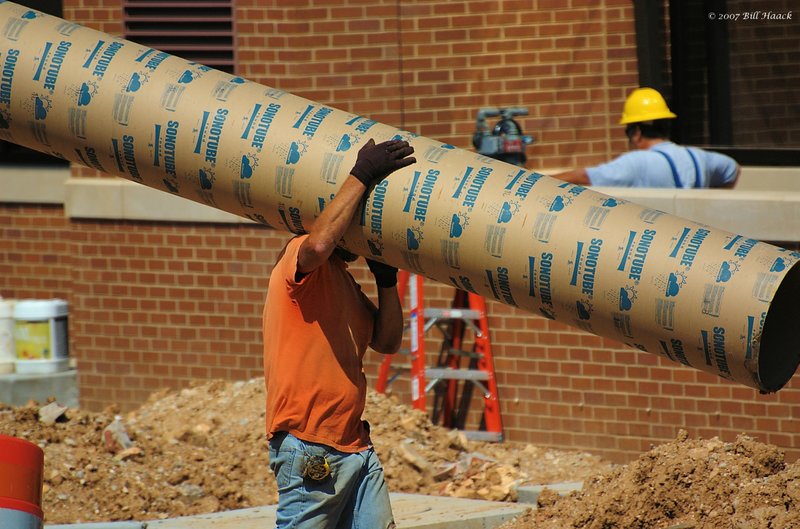 40_DSC_4644 worker pipe 060607.jpg