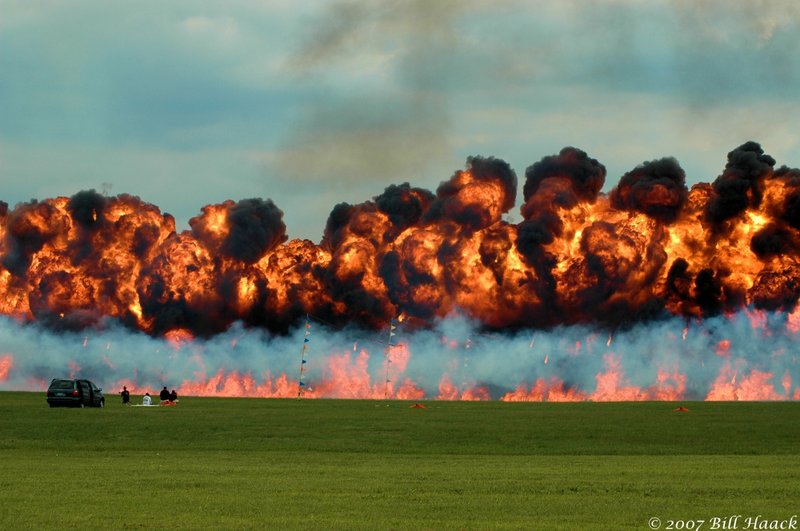 62_DSC_9436 napalm drop airshow 090207_1.jpg