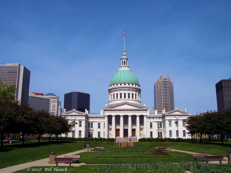 64_100_0387 old courthouse 050705.jpg