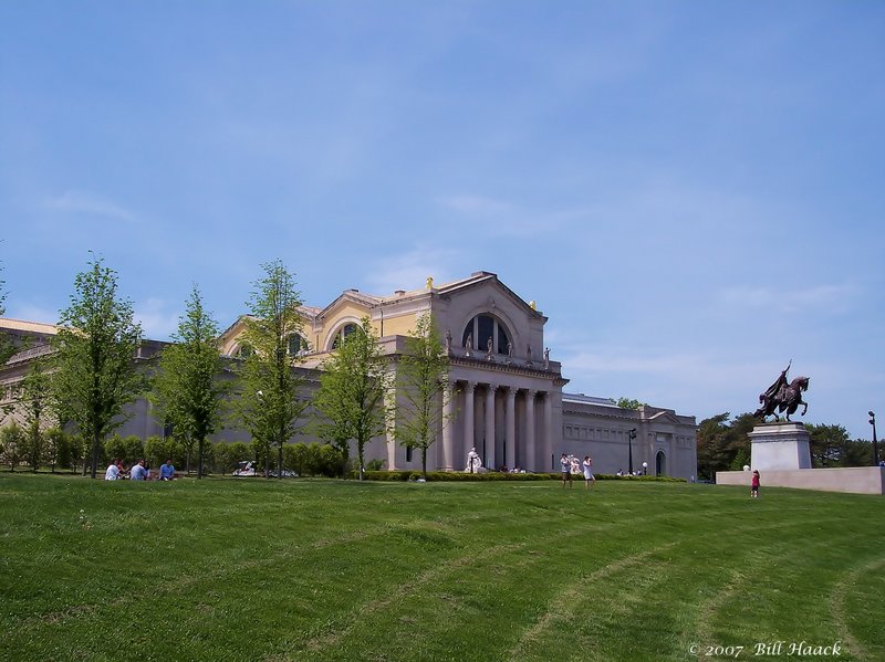 64_100_0420 Art museum 050705.jpg