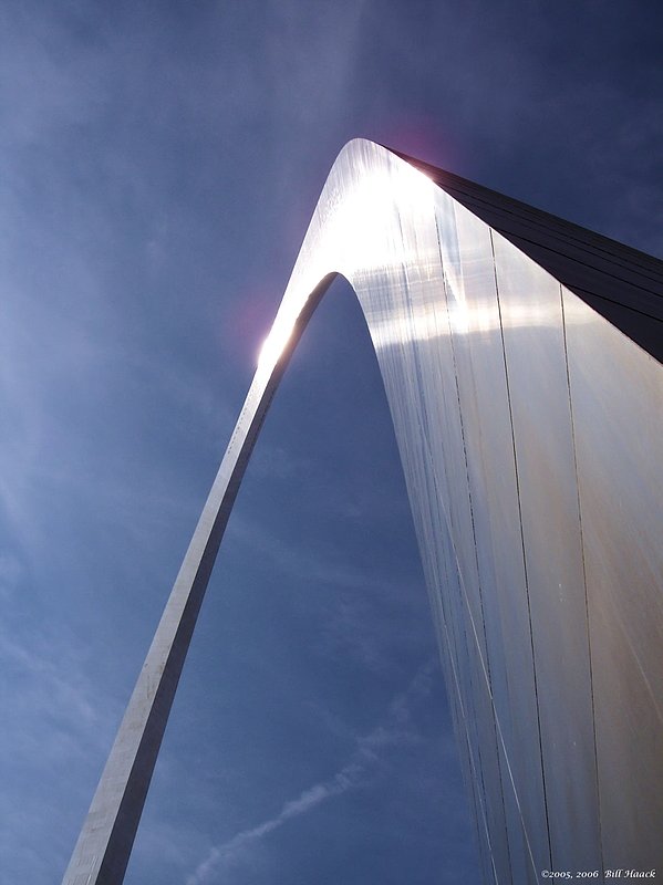 64_100_2579 arch angled 101905.jpg :: The St. Louis Arch, part of the Jefferson National Memorial.