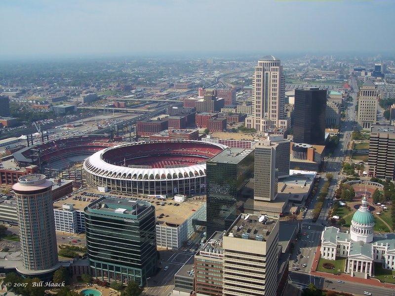 64_100_2639 old new Busch wide angle dt 101905.jpg