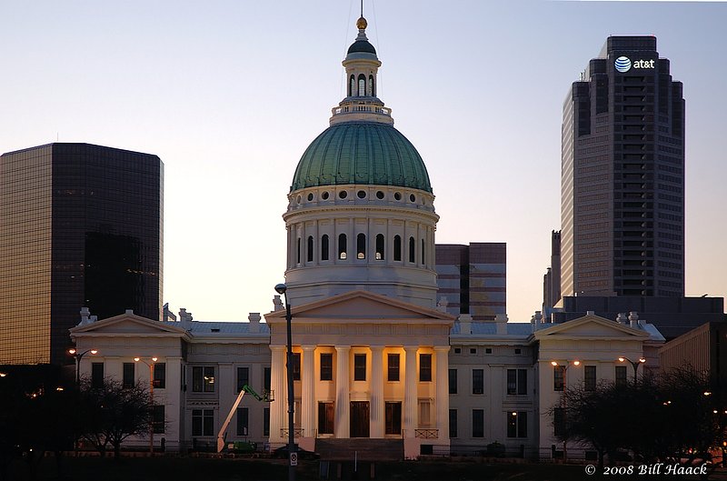 64_DSC_4766 STLAS hist courthouse at night 001 012608.jpg