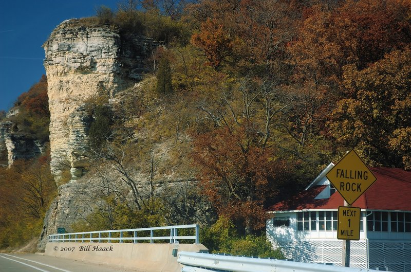 65_DSC_2442 GRR limestone cliff fall color 004 110907.jpg