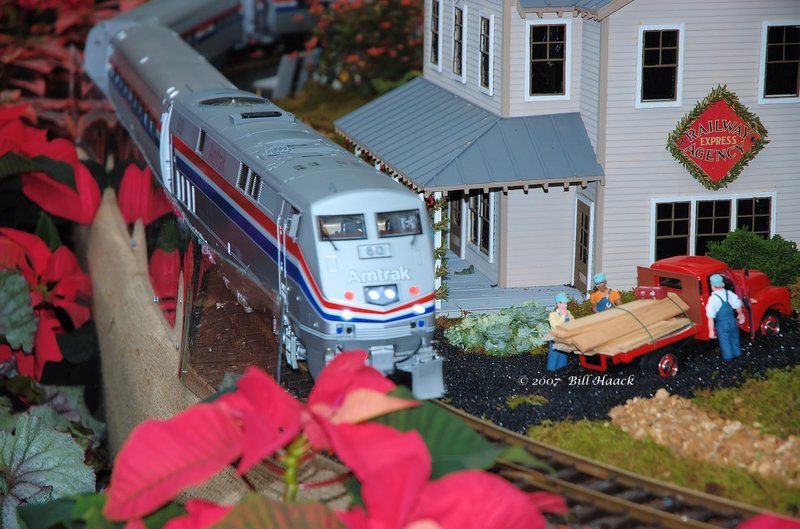 68_DSC_3097 GLE Yellowstone lodge Amtrak 112307.jpg