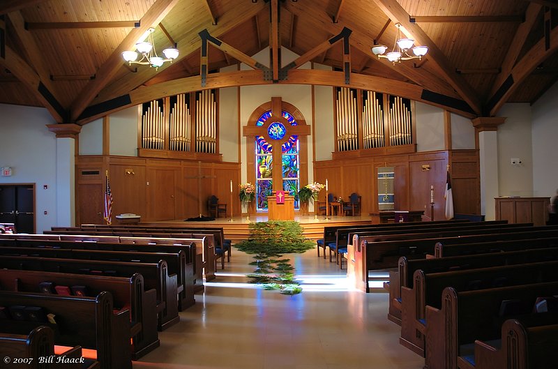 72_DSC_3211 PUCC new sanct inside 04017.jpg