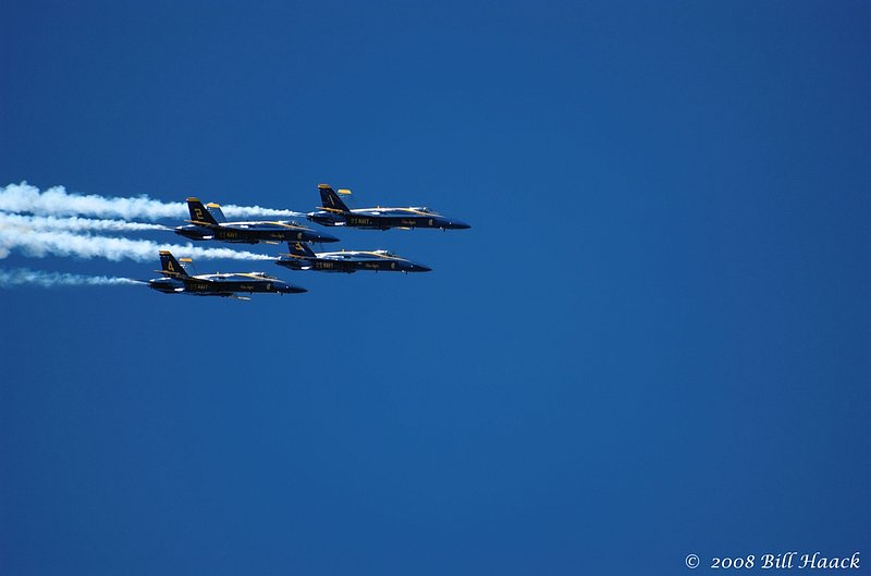 80_DSC_8925 Blue Angels 4 smoke 006 090107.jpg
