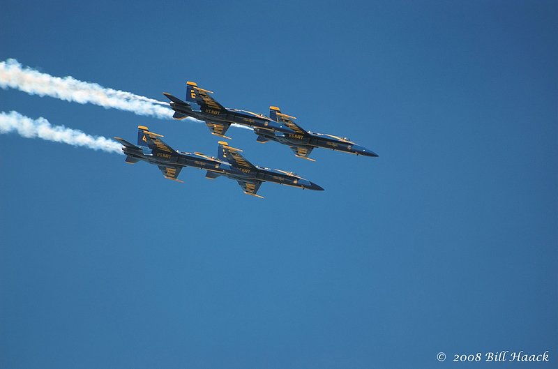 80_DSC_8926 Blue Angels 4 smoke 007 090107.jpg