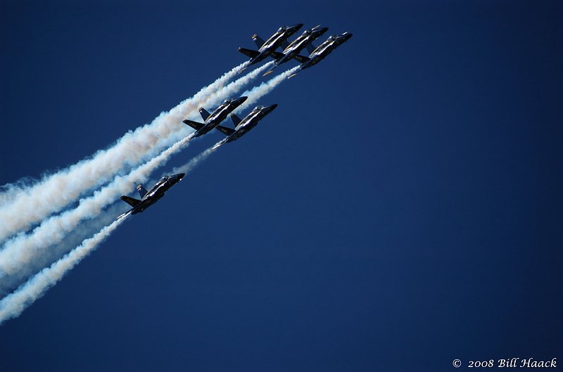 80_DSC_9085 Blue Angels 6 smoke 018 090107.jpg