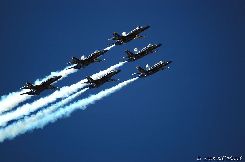 80_DSC_9086 Blue Angels 6 smoke 019 090107.jpg